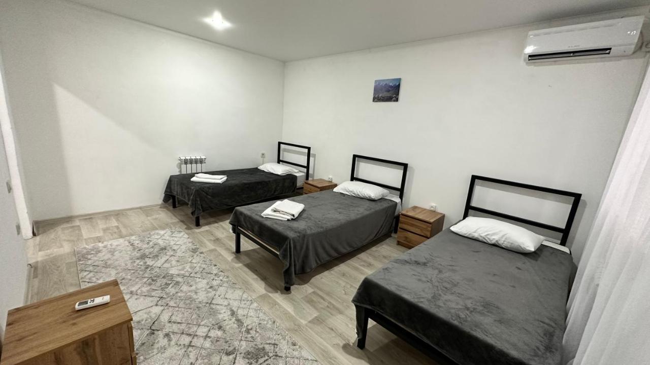 Гостевой Дом Guest Of Almaty Ngoại thất bức ảnh