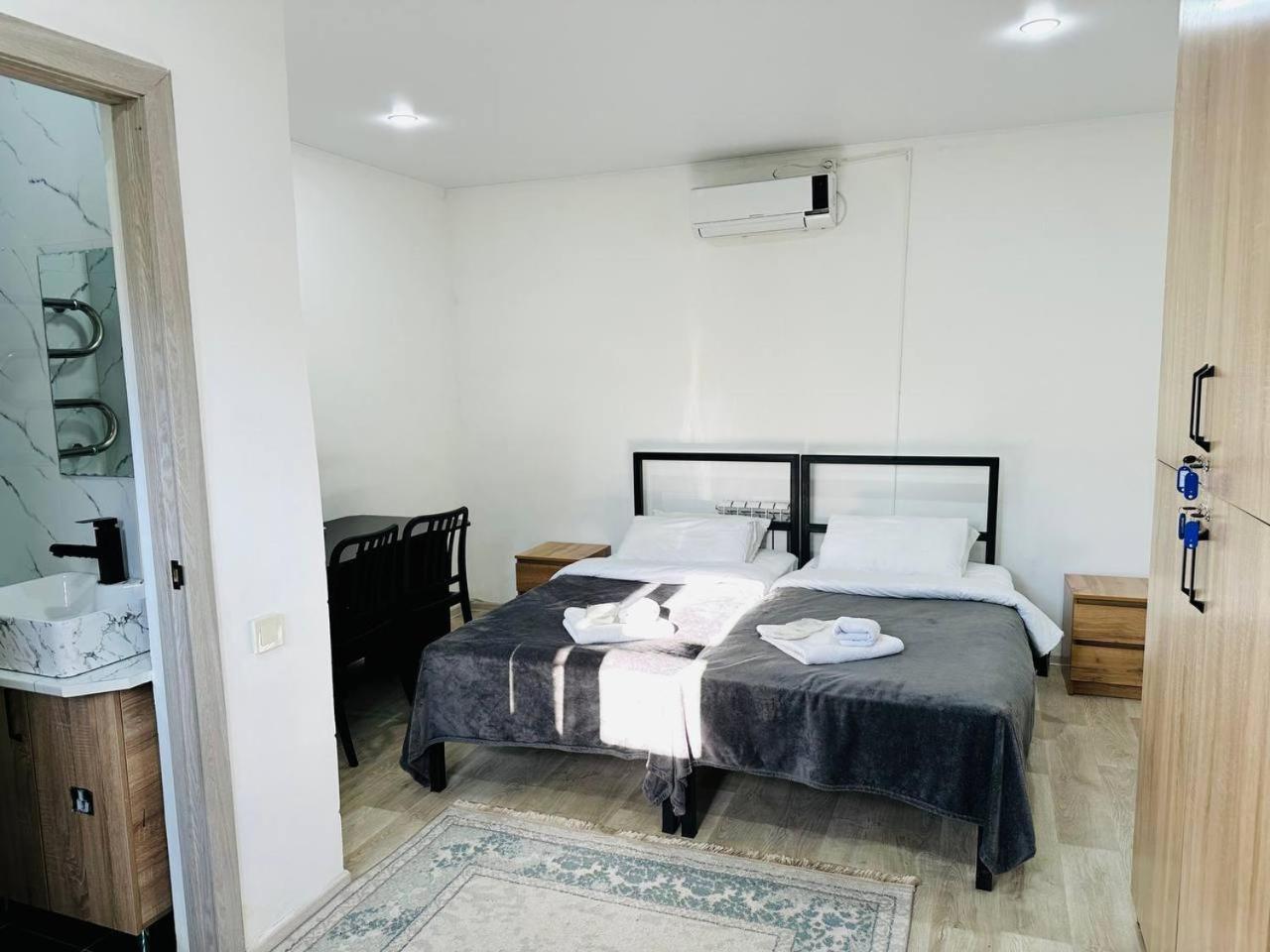 Гостевой Дом Guest Of Almaty Ngoại thất bức ảnh