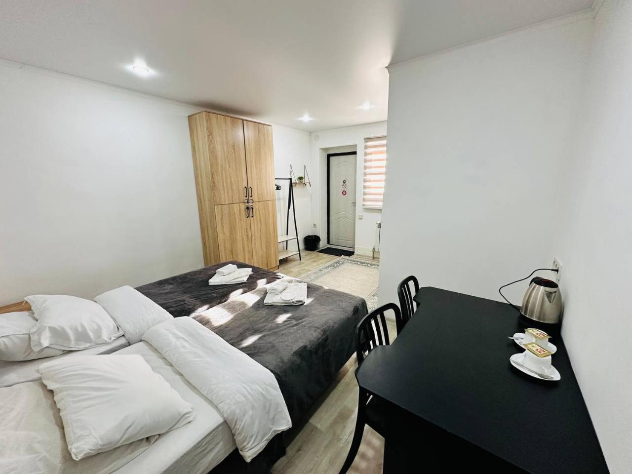 Гостевой Дом Guest Of Almaty Ngoại thất bức ảnh