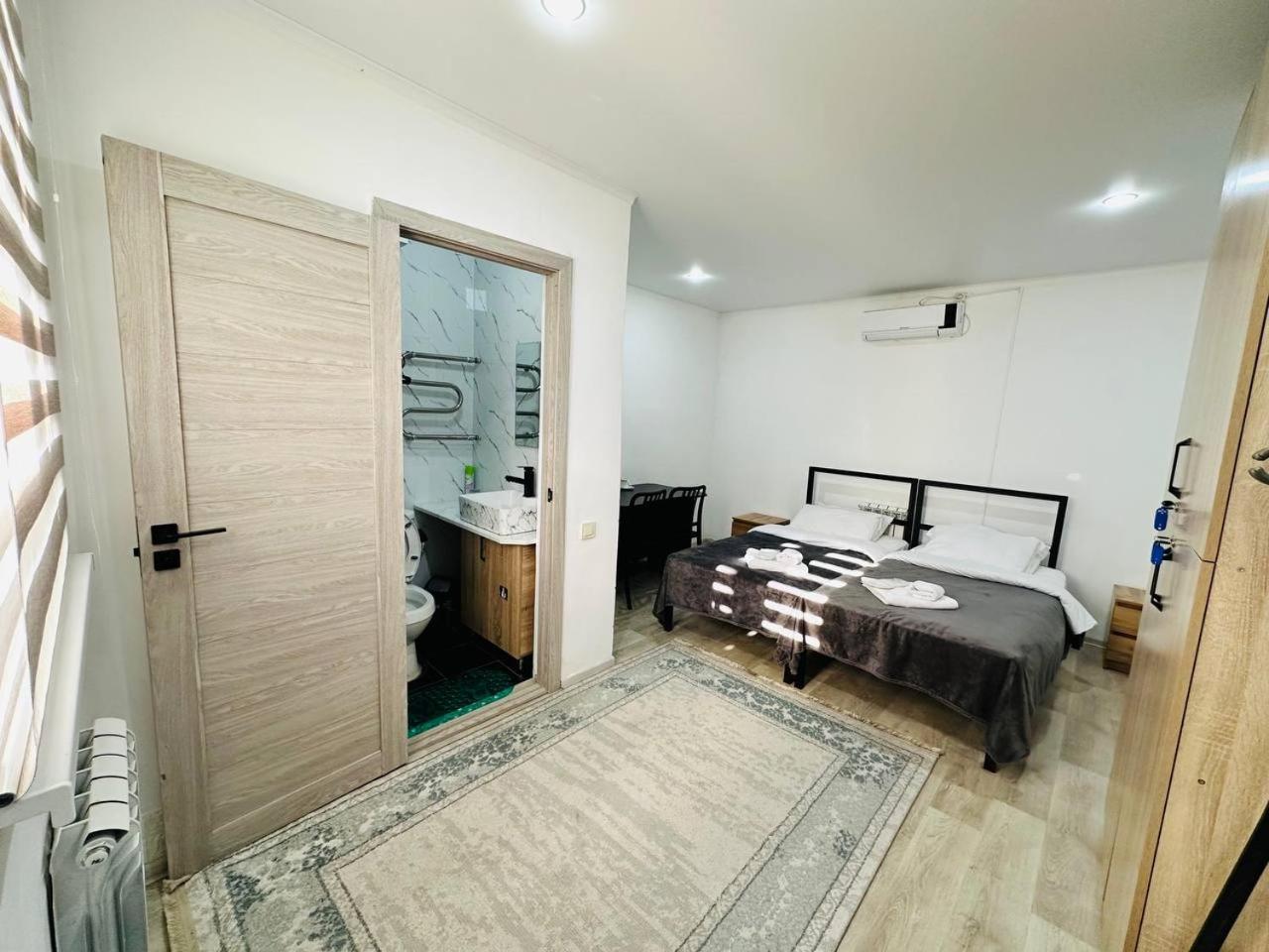 Гостевой Дом Guest Of Almaty Ngoại thất bức ảnh