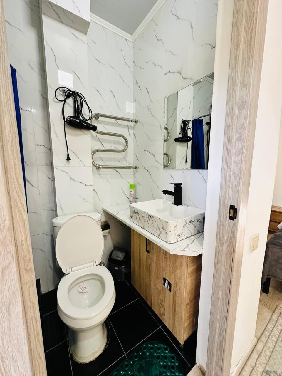 Гостевой Дом Guest Of Almaty Ngoại thất bức ảnh