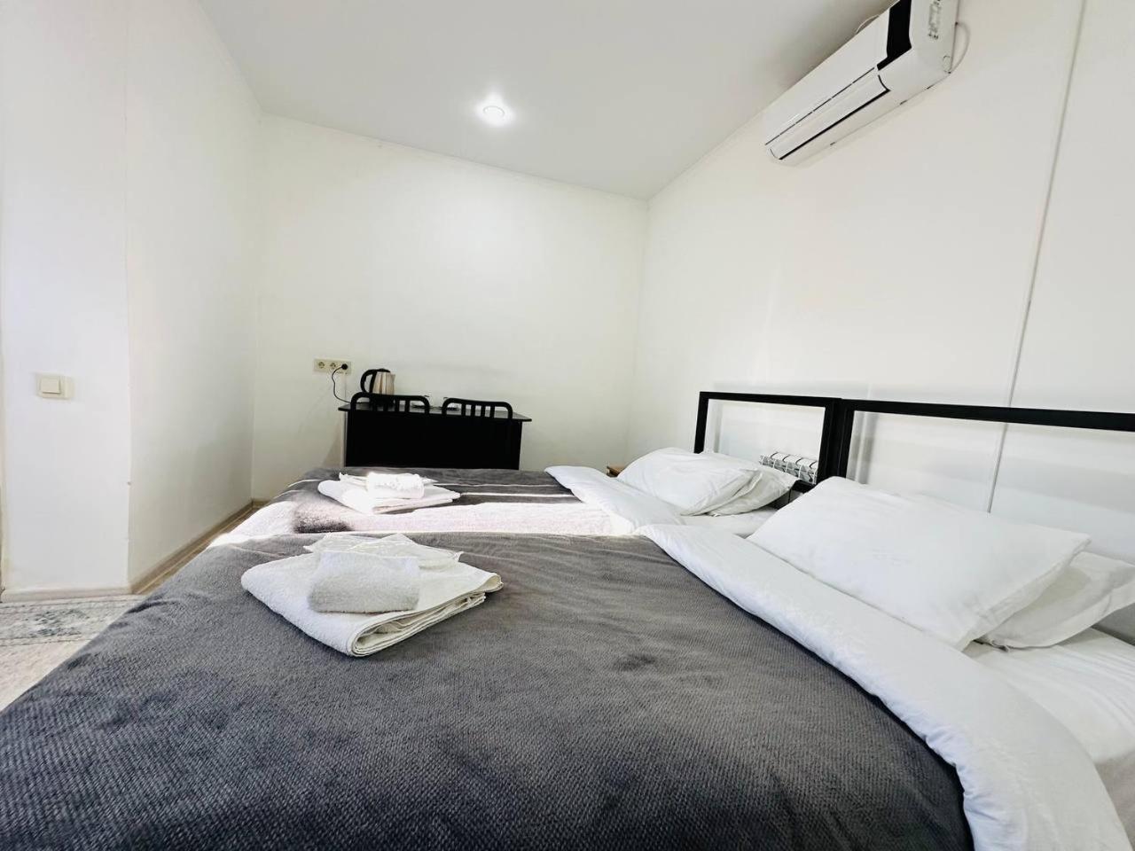 Гостевой Дом Guest Of Almaty Phòng bức ảnh